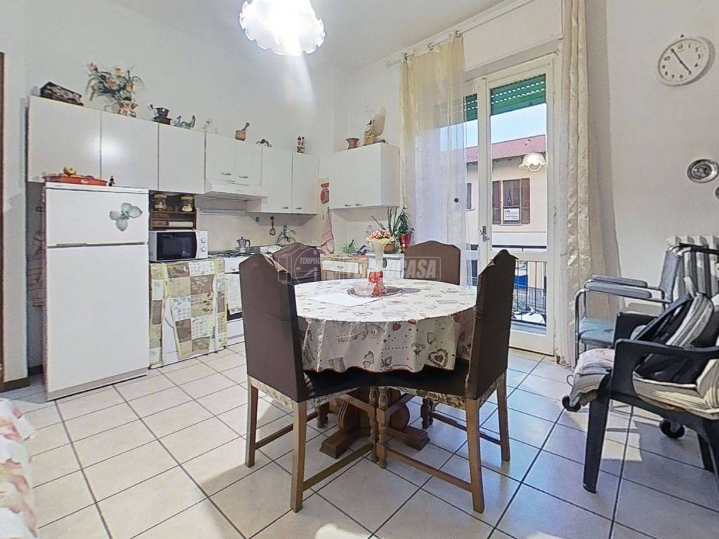 appartamento in vendita a Lazzate