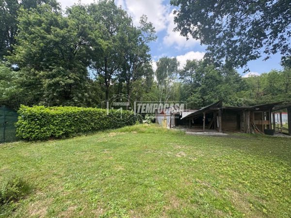 terreno edificabile in vendita a Lazzate