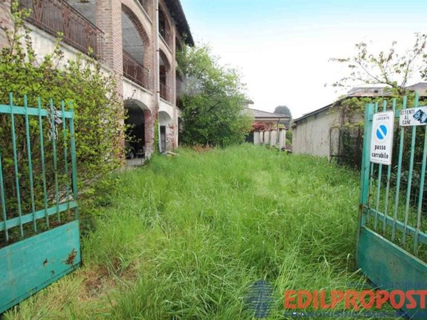 casa indipendente in vendita a Lazzate