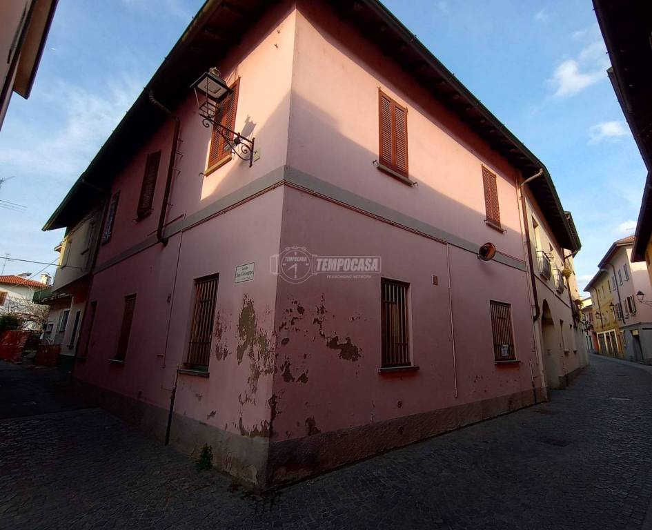 casa indipendente in vendita a Lazzate