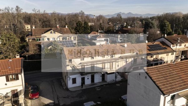 appartamento in vendita a Lazzate