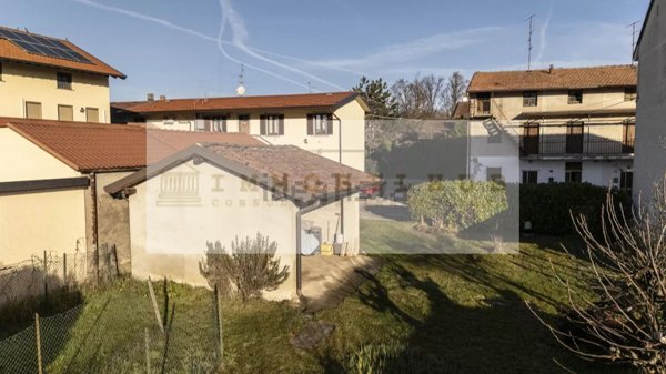 appartamento in vendita a Lazzate