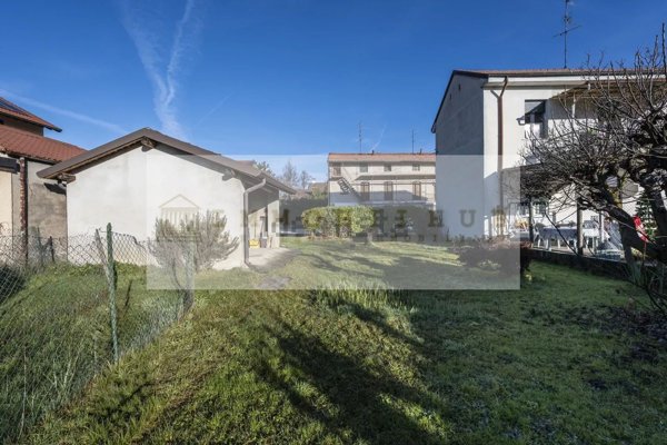 appartamento in vendita a Lazzate