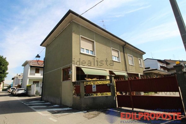 appartamento in vendita a Lazzate