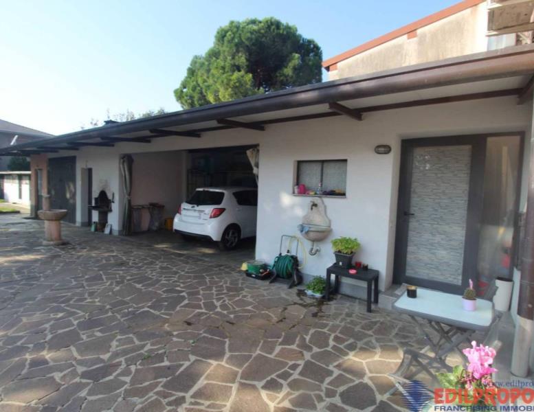 appartamento in vendita a Lazzate