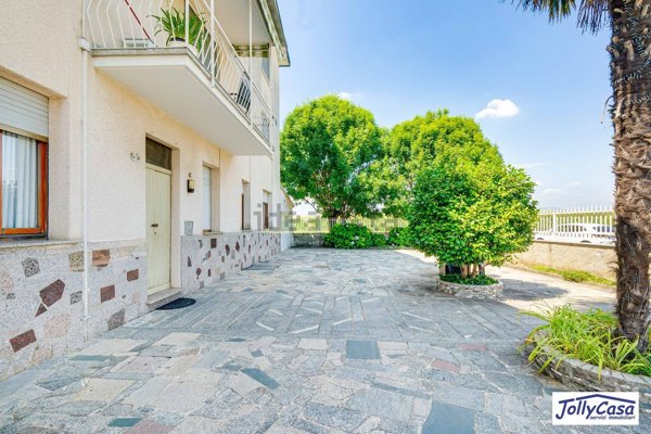 appartamento in vendita a Lazzate