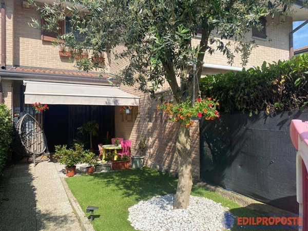 appartamento in vendita a Lazzate