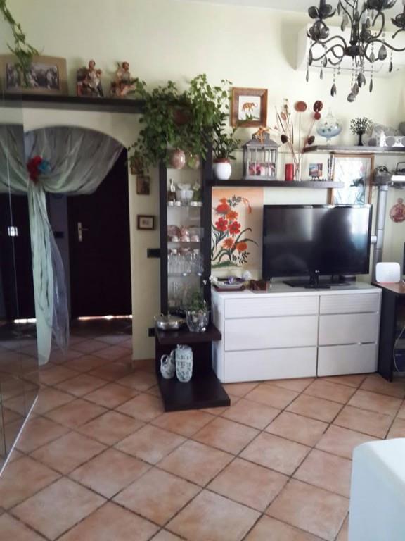 appartamento in vendita a Lazzate