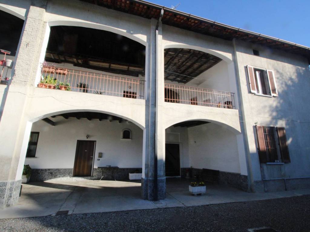 appartamento in vendita a Lazzate