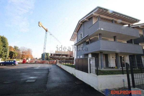 appartamento in vendita a Lazzate
