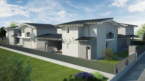 casa indipendente in vendita a Lazzate