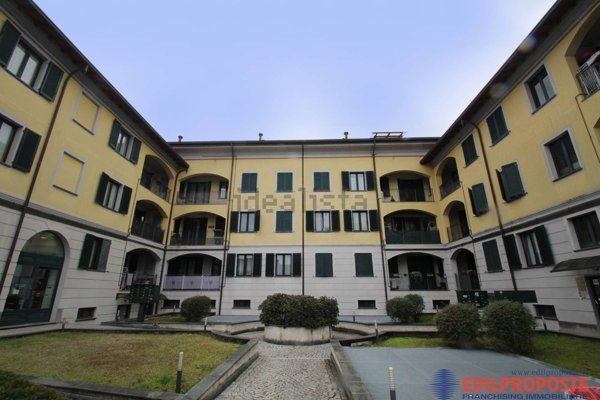 appartamento in vendita a Lazzate