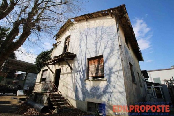 casa indipendente in vendita a Lazzate