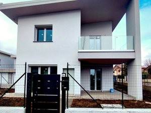 casa indipendente in vendita a Lazzate