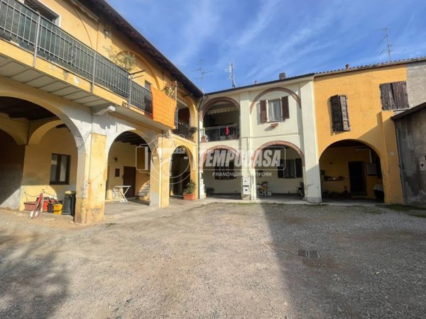 appartamento in vendita a Lazzate