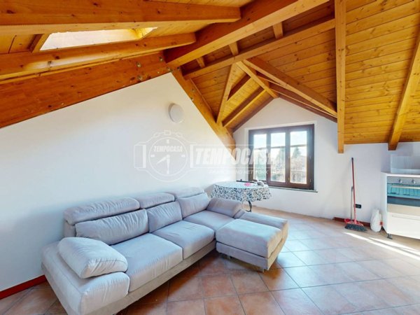 appartamento in vendita a Lazzate