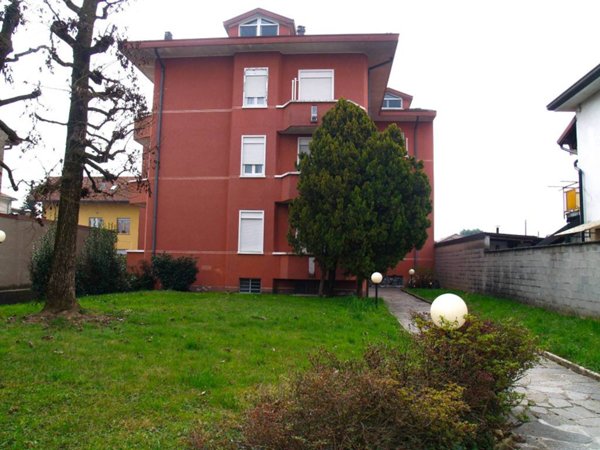 appartamento in vendita a Lazzate