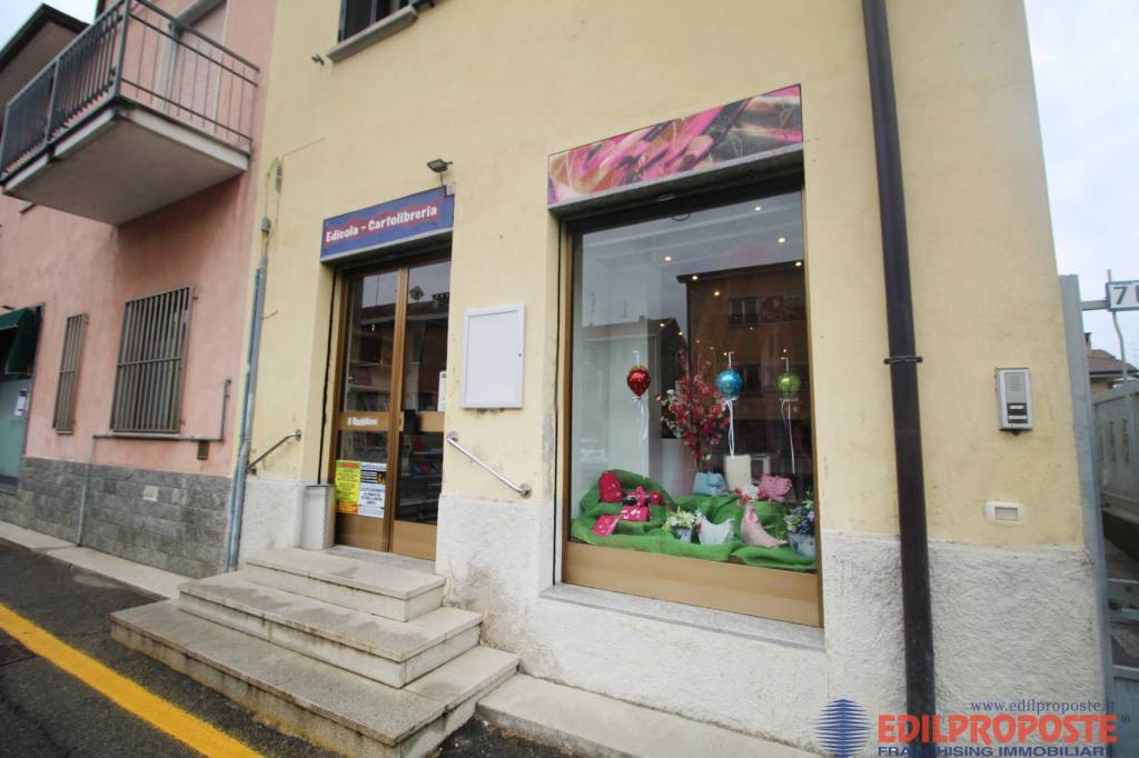 negozio in vendita a Lazzate