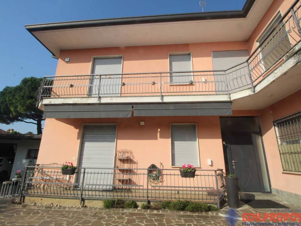 appartamento in vendita a Lazzate