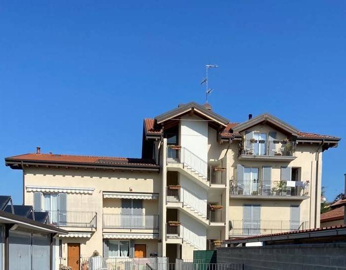 appartamento in vendita a Lazzate