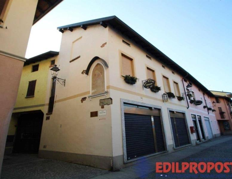 negozio in vendita a Lazzate