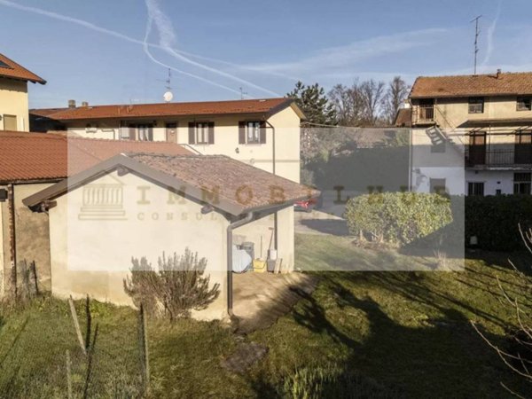 appartamento in vendita a Lazzate