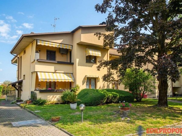 appartamento in vendita a Lazzate