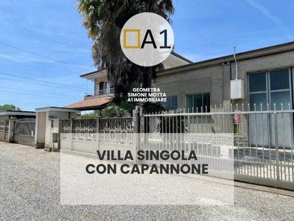 casa indipendente in vendita a Lazzate
