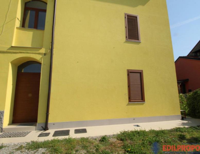 appartamento in vendita a Lazzate