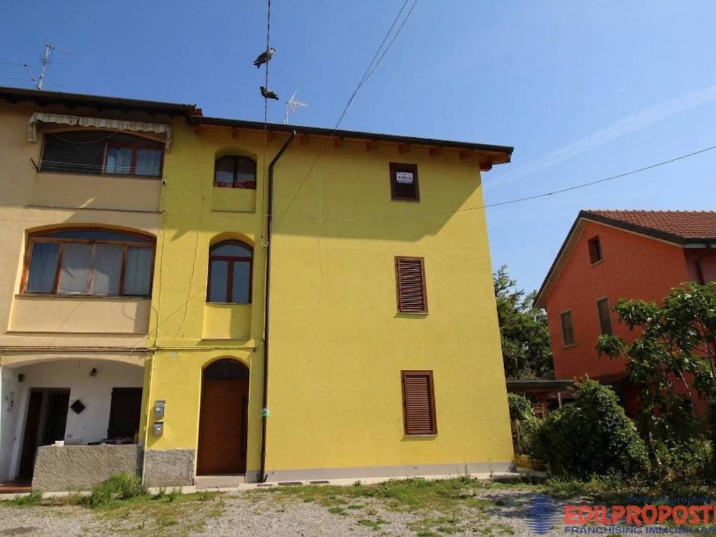 appartamento in vendita a Lazzate