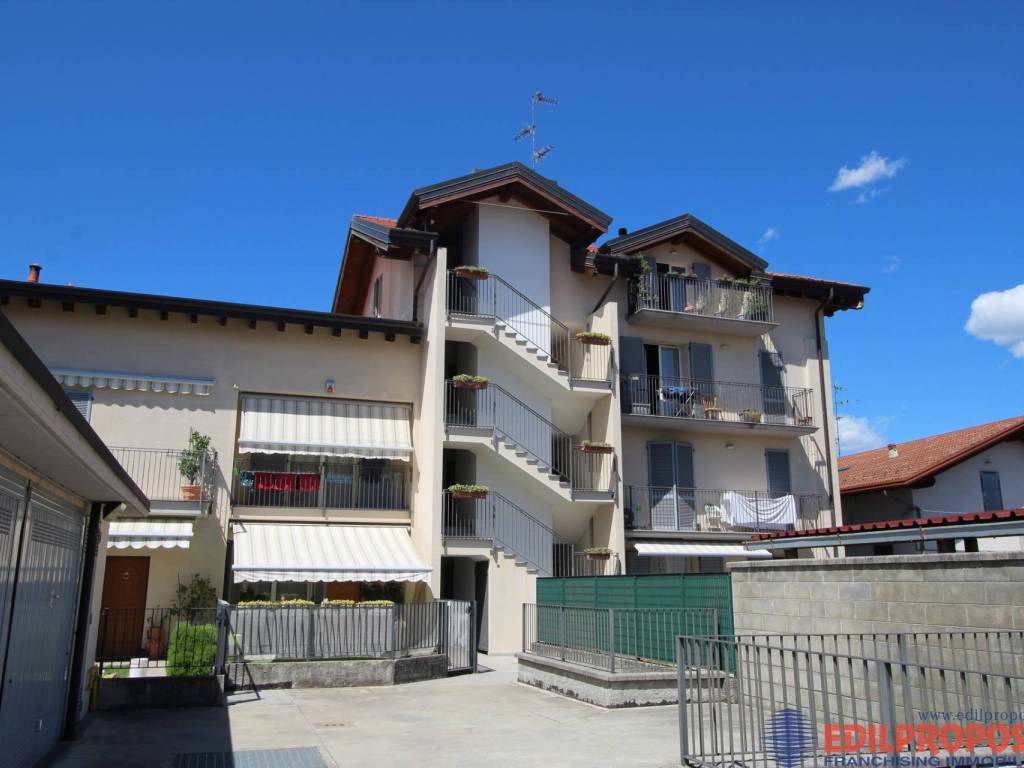 appartamento in vendita a Lazzate