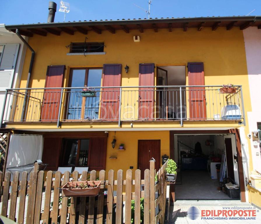 appartamento in vendita a Lazzate