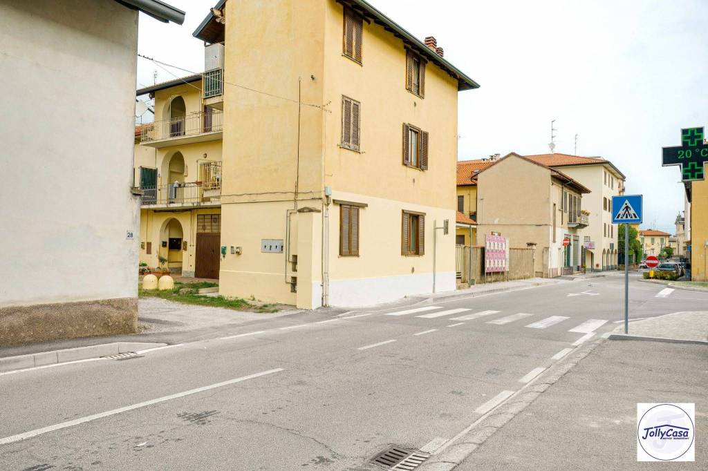 appartamento in vendita a Lazzate