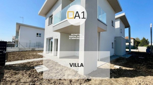 casa indipendente in vendita a Lazzate