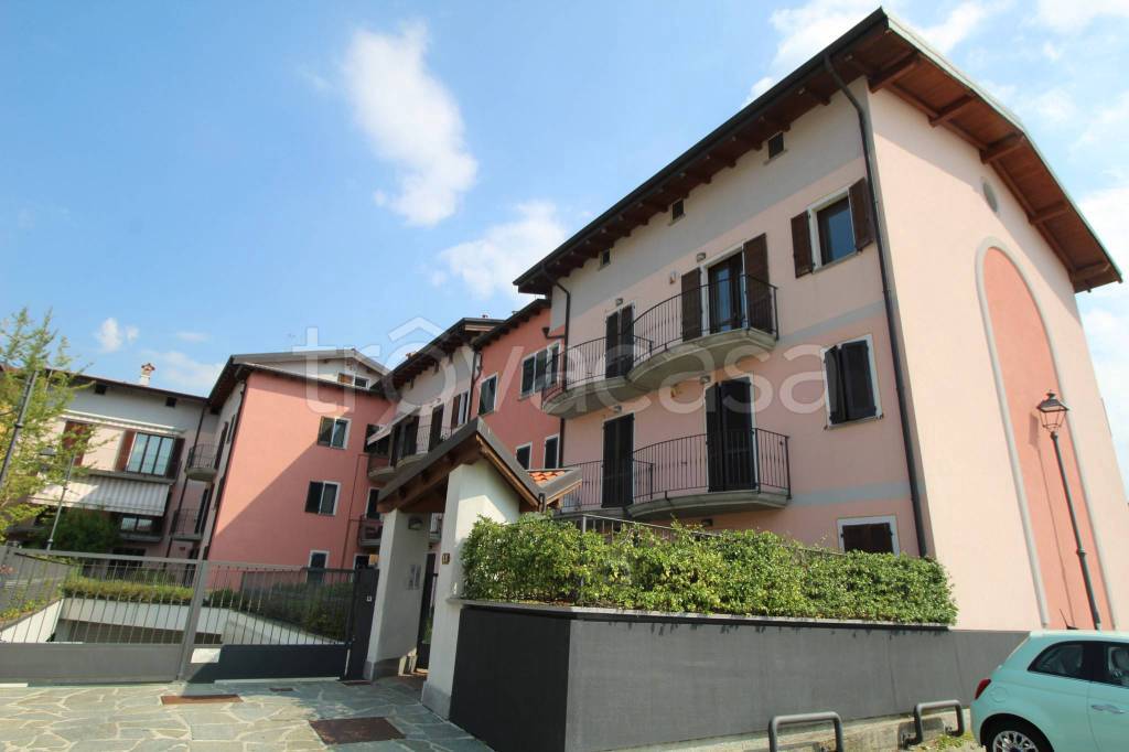 appartamento in vendita a Lazzate