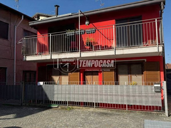 casa indipendente in vendita a Lazzate