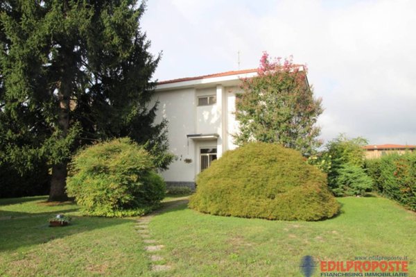 appartamento in vendita a Lazzate