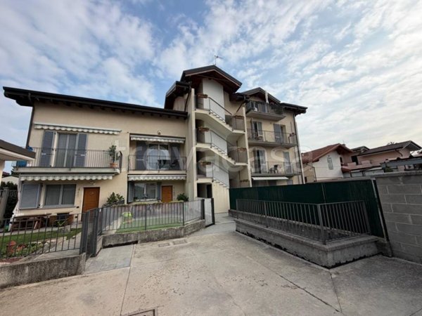 appartamento in vendita a Lazzate