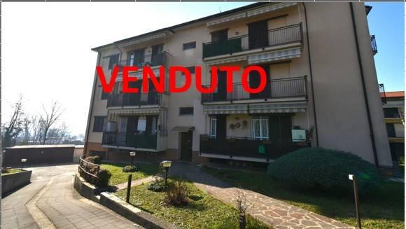appartamento in vendita a Lesmo in zona Gerno