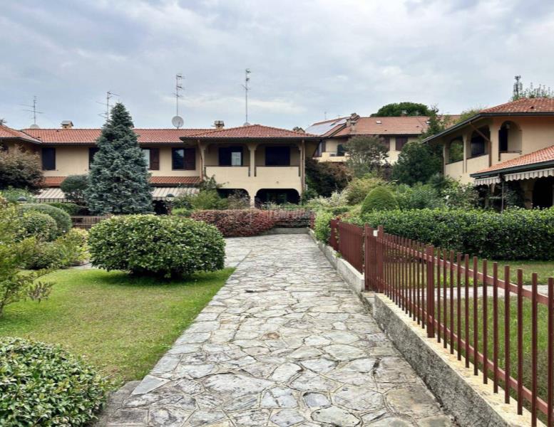 casa indipendente in vendita a Lesmo