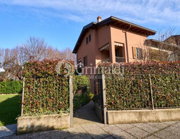 casa indipendente in vendita a Lesmo
