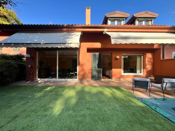 casa indipendente in vendita a Lesmo