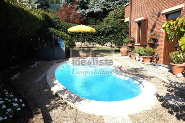 casa indipendente in vendita a Lesmo