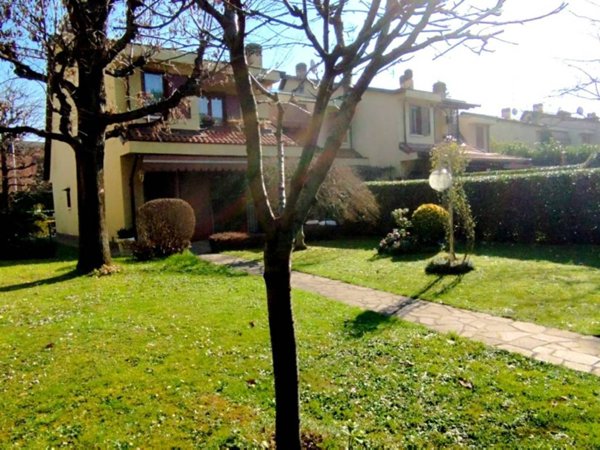 casa indipendente in vendita a Lesmo
