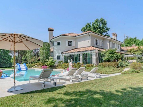 casa indipendente in vendita a Lesmo