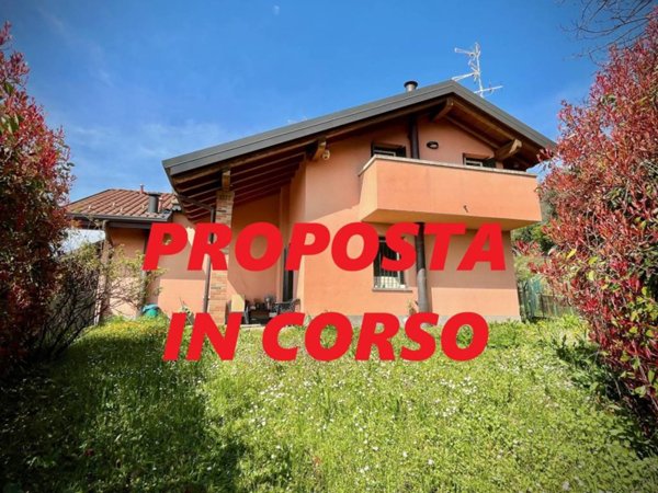 casa indipendente in vendita a Lesmo
