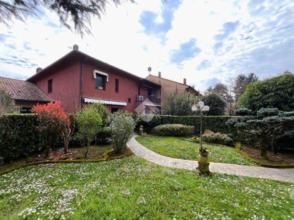 casa indipendente in vendita a Lesmo