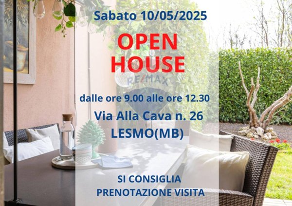 appartamento in vendita a Lesmo in zona Peregallo.