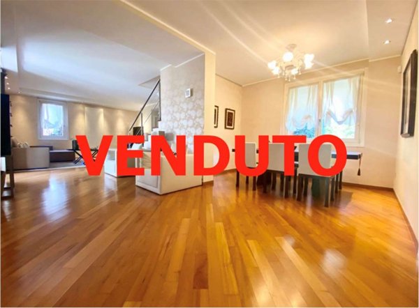 casa indipendente in vendita a Lesmo