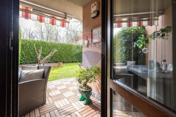 appartamento in vendita a Lesmo in zona Peregallo.